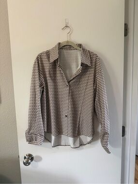 Maurices Brown and White Patterned Button-Up Blouse